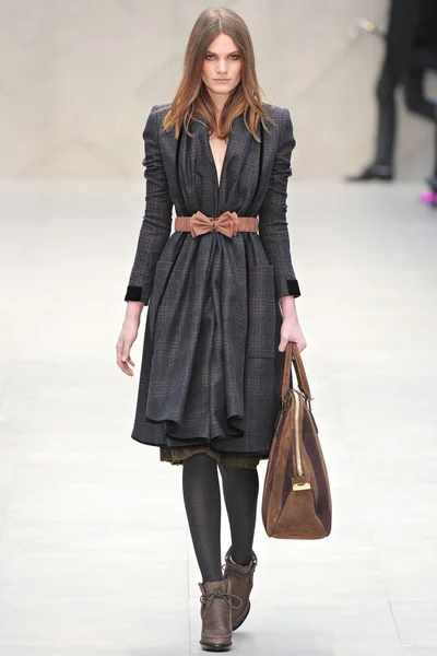 Look 10